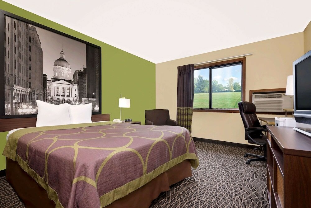 Фото Super 8 by Wyndham Muncie/Ball St. College Area