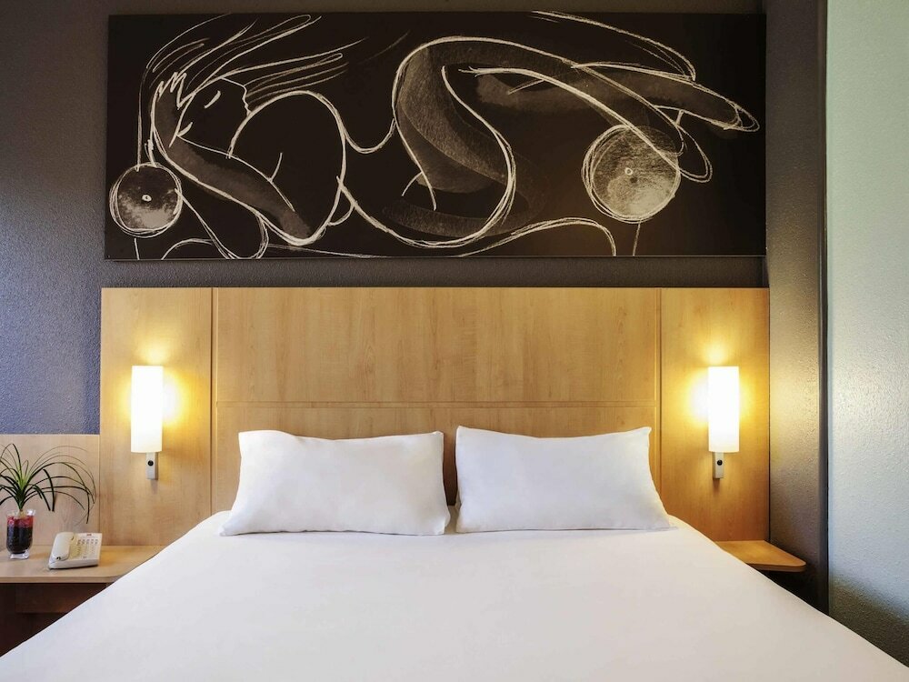 Фото Ibis Barcelona Cornella