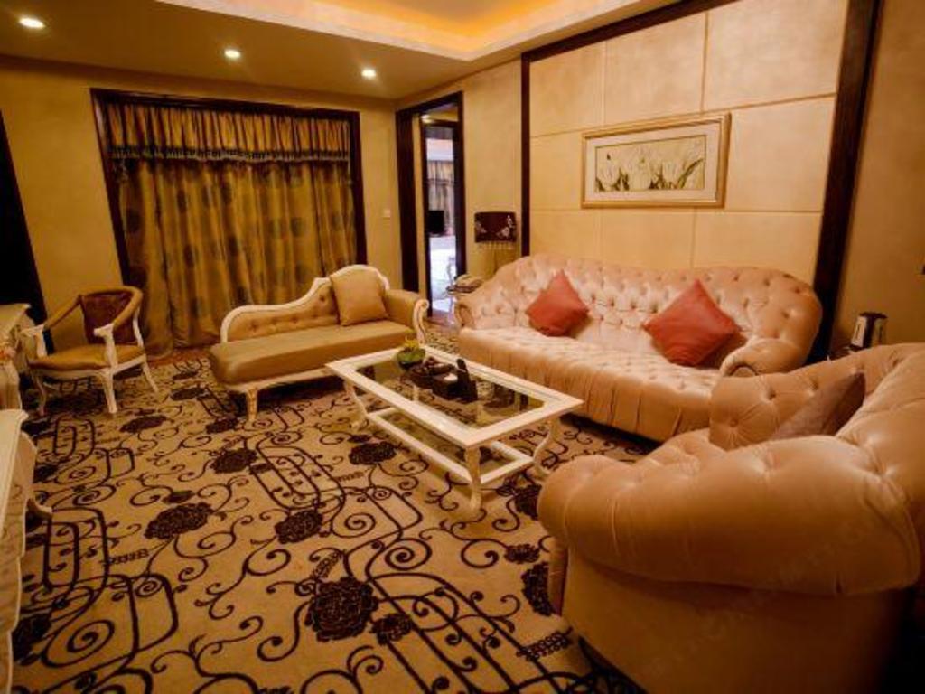 Фото Country Garden Phoenix Hotel Lechang