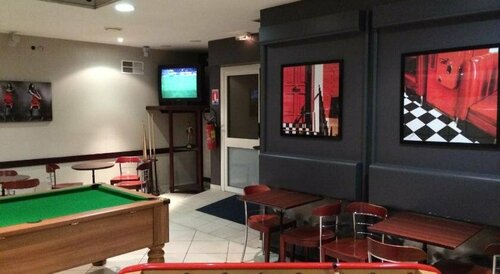 Гостиница Le Derby Hôtel - Tabac - Bar - Pmu в Кемпере