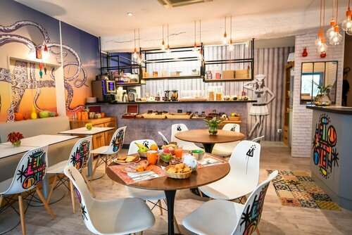 Гостиница Hotel Le Bord'o  в Рошфоре