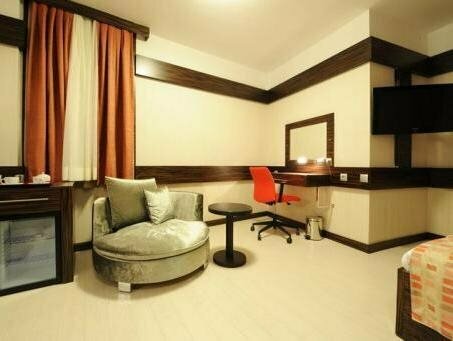 Гостиница Wes Hotel в Измите