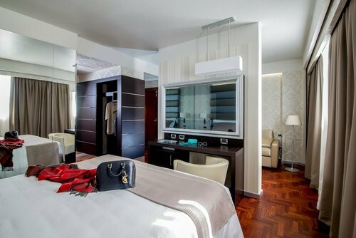 Гостиница Enea Hotel Pomezia в Помеции
