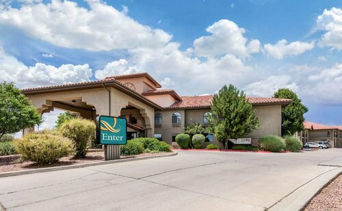 Гостиница Quality Inn & Suites Gallup I-40 Exit 20 в Гэллапе
