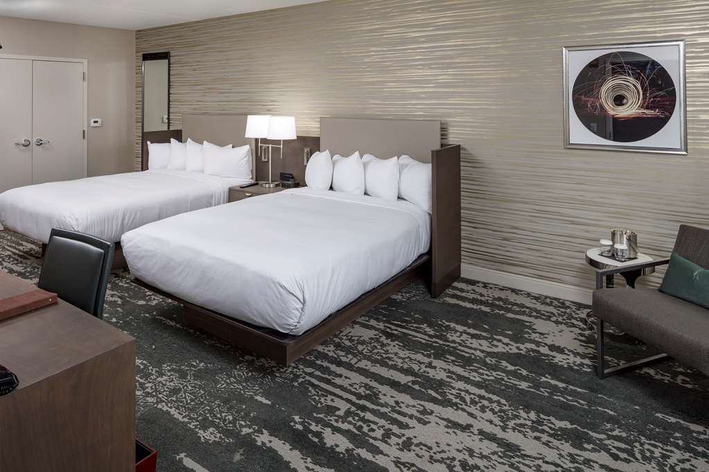 Фото Doubletree by Hilton Boston Logan Airport Chelsea