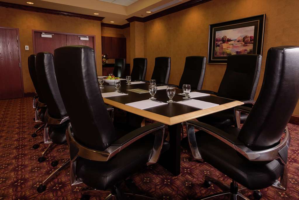 Фото Embassy Suites by Hilton Minneapolis North