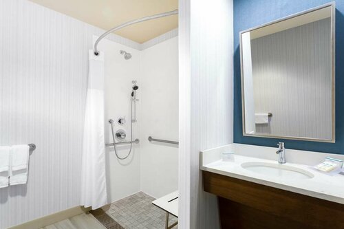 Гостиница Hilton Garden Inn Islip/MacArthur Airport в Ронконкоме