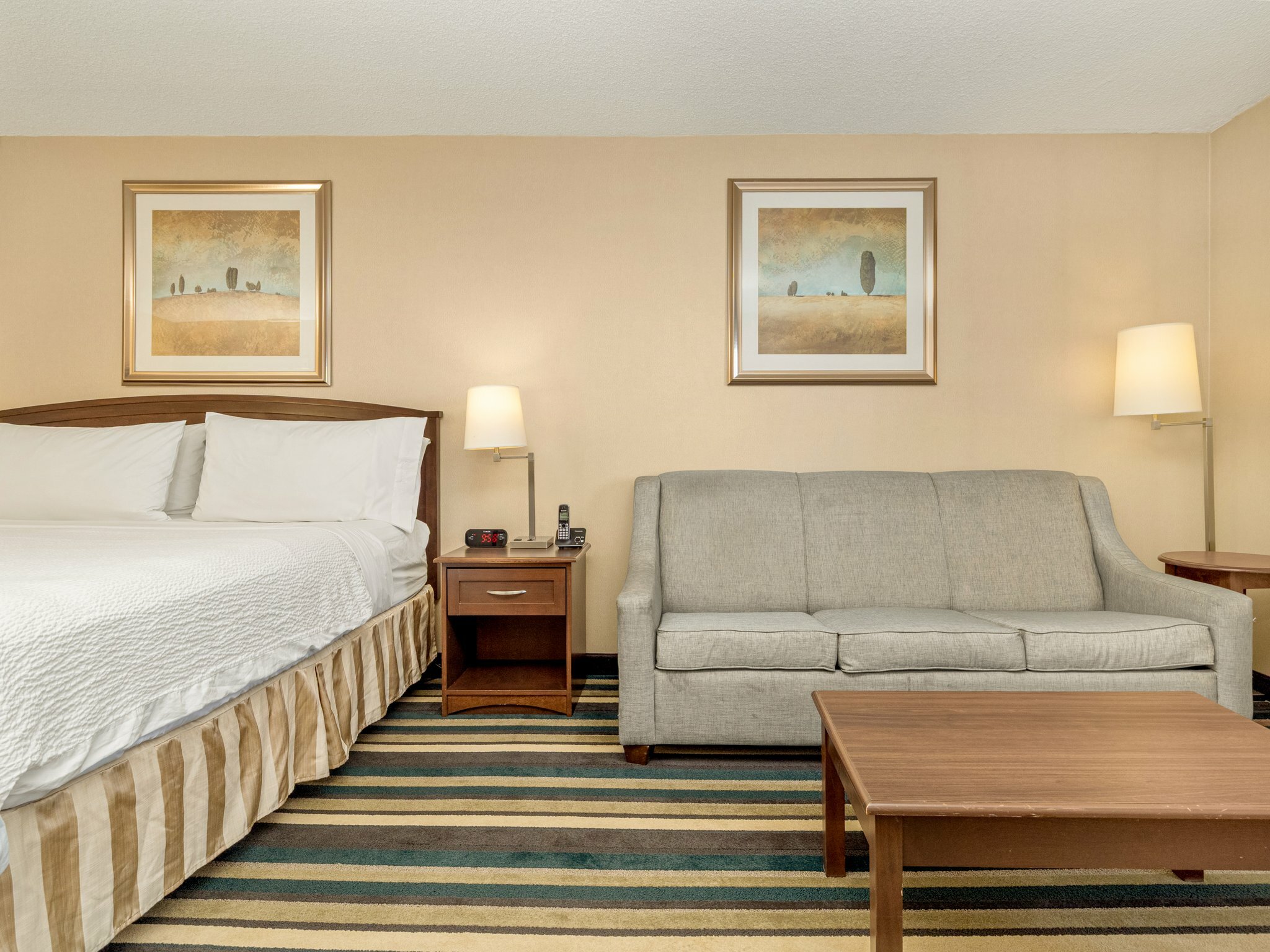 Фото Holiday Inn Conference Ctr Edmonton South