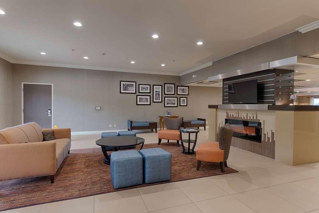 Фото Best Western Plus Delta Inn & Suites