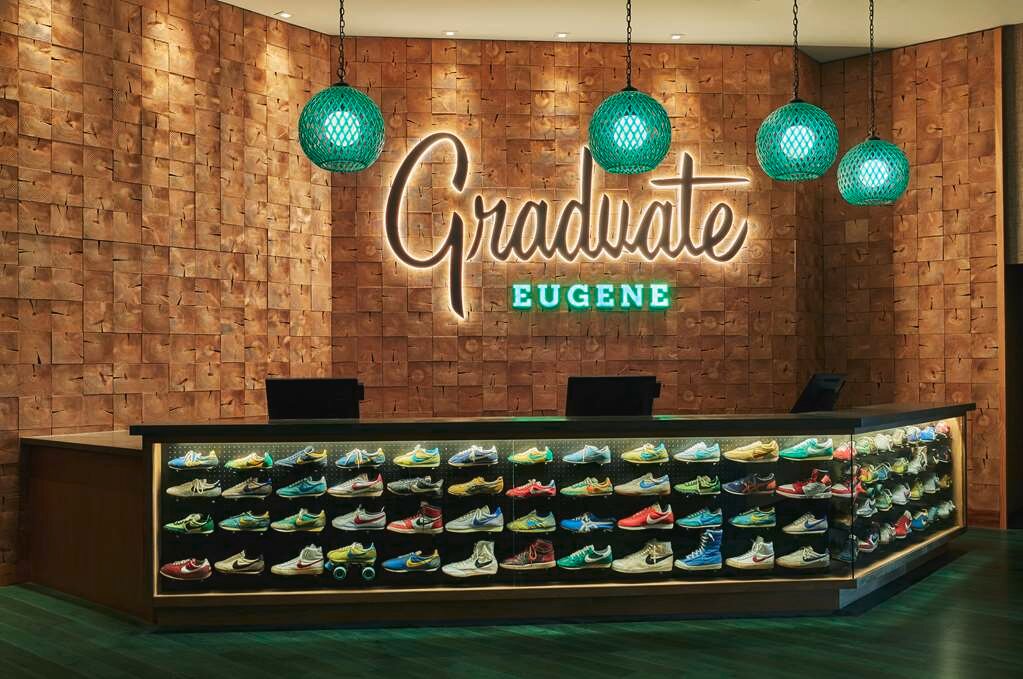 Фото Graduate Eugene