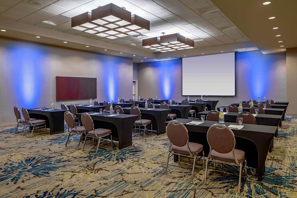 Фото DoubleTree Suites by Hilton Hotel Salt Lake City