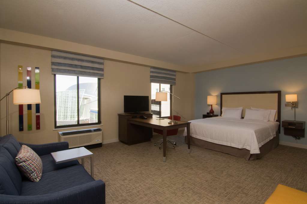 Фото Hampton Inn & Suites Tulsa Downtown
