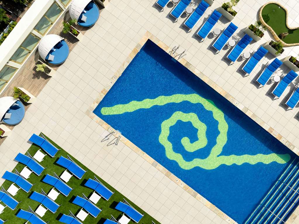 Фото Hilton Waikiki Beach Resort & SPA