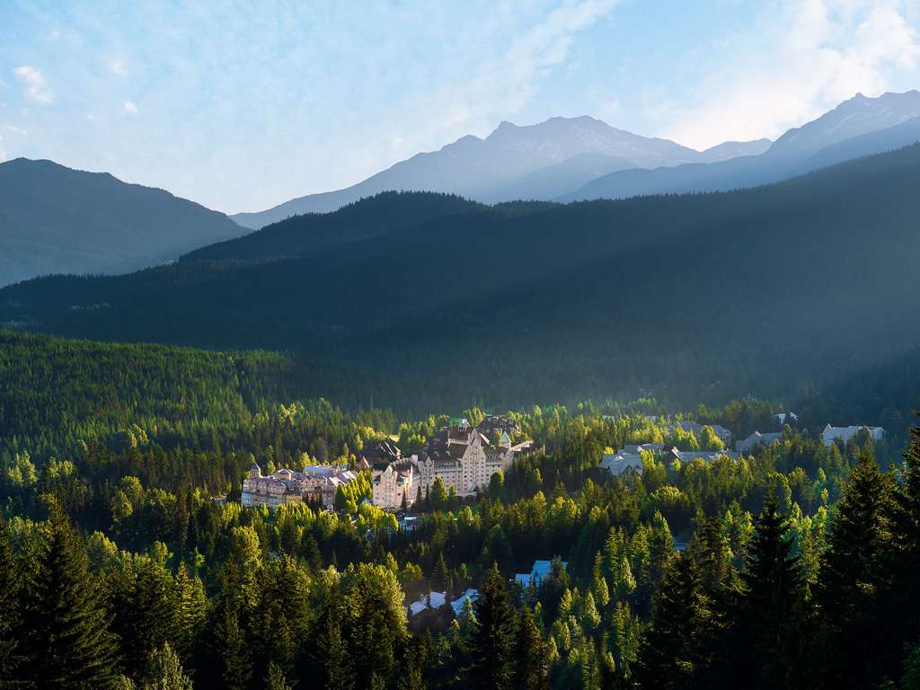 Фото Fairmont Chateau Whistler