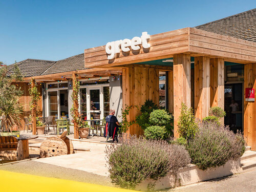 Гостиница Greet Hotel Marseille Provence Aéroport в Витроли