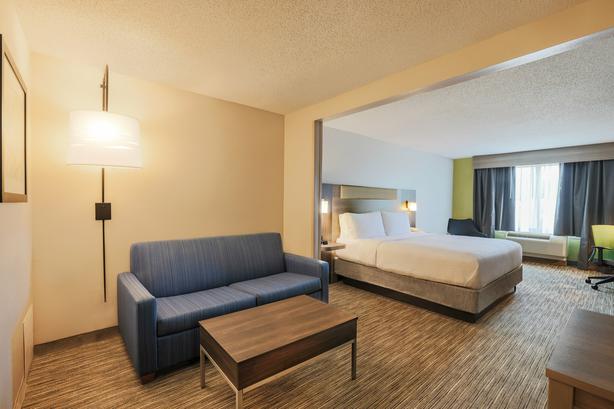 Фото Holiday Inn Express Hotel & Suites Raleigh-Wakefield, an Ihg Hotel