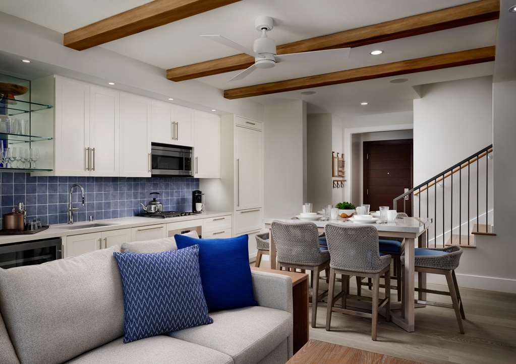 Фото Beach Village at The Del, Curio Collection by Hilton