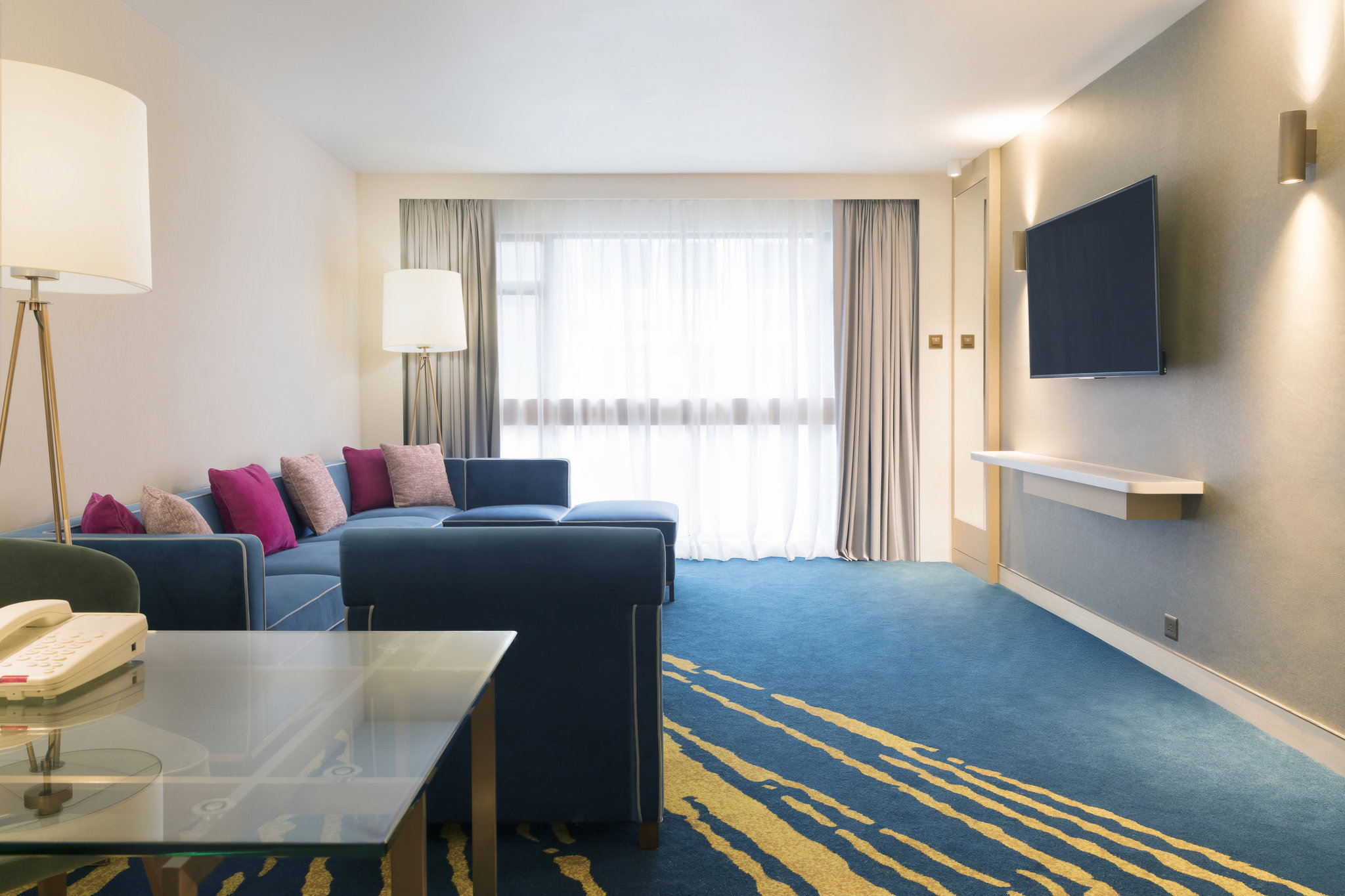 Фото Holiday Inn Golden Mile Hong Kong