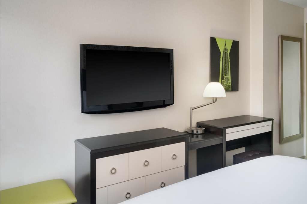Фото Best Western Premier Herald Square