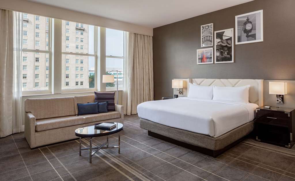 Фото Hilton Richmond Downtown