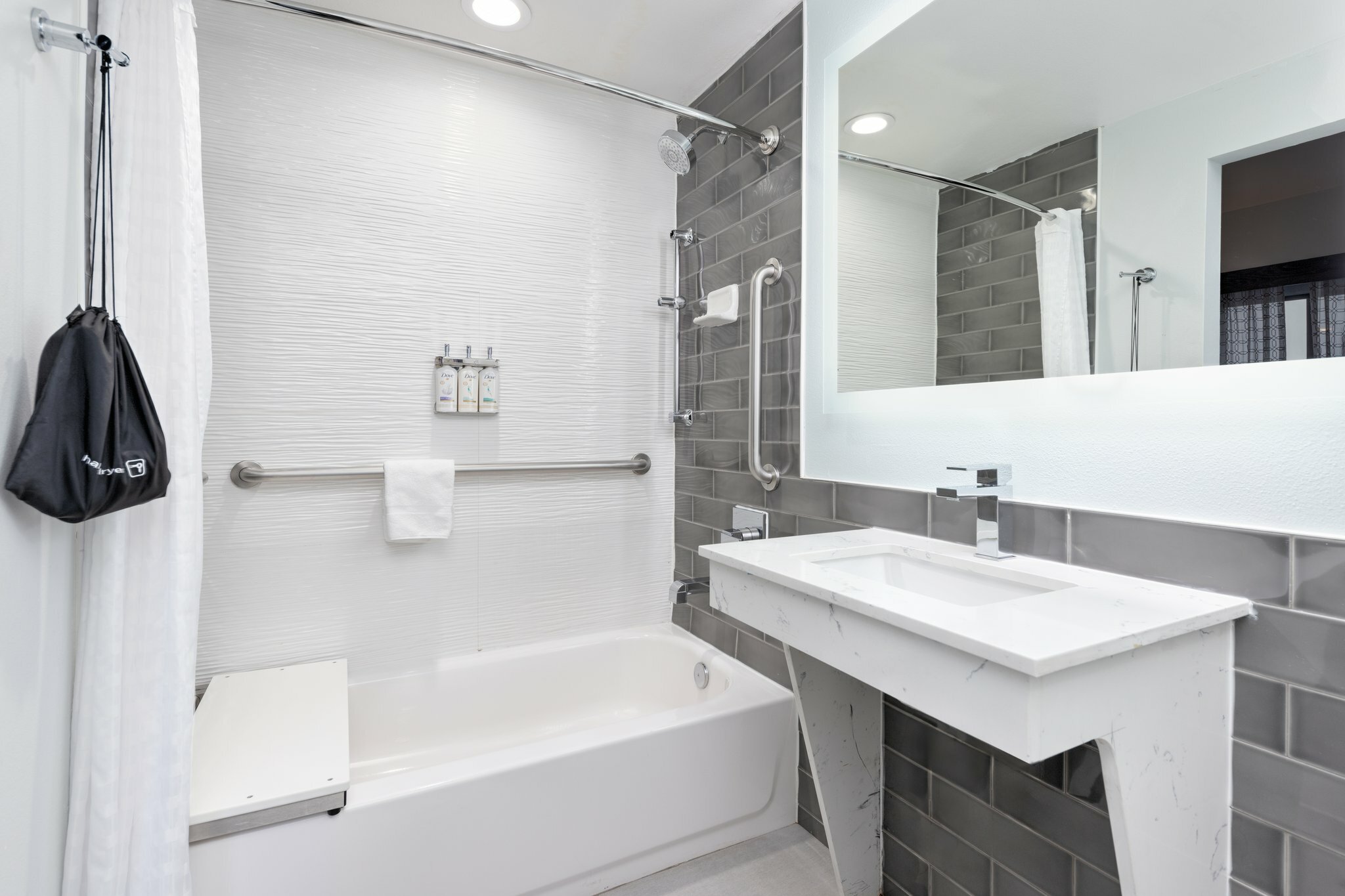 Фото Holiday Inn Express Dallas Downtown, an Ihg Hotel