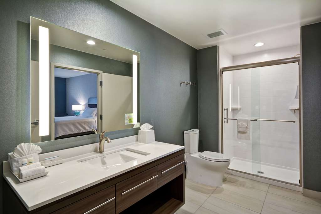 Фото Home2 Suites by Hilton Plano Legacy West