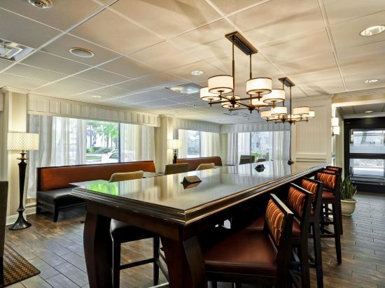 Фото Hampton Inn Charleston/Mount Pleasant-Patriots Point