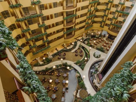 Фото Embassy Suites by Hilton Portland Airport