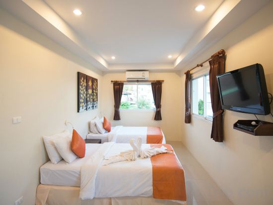 Фото At Kamala Hotel