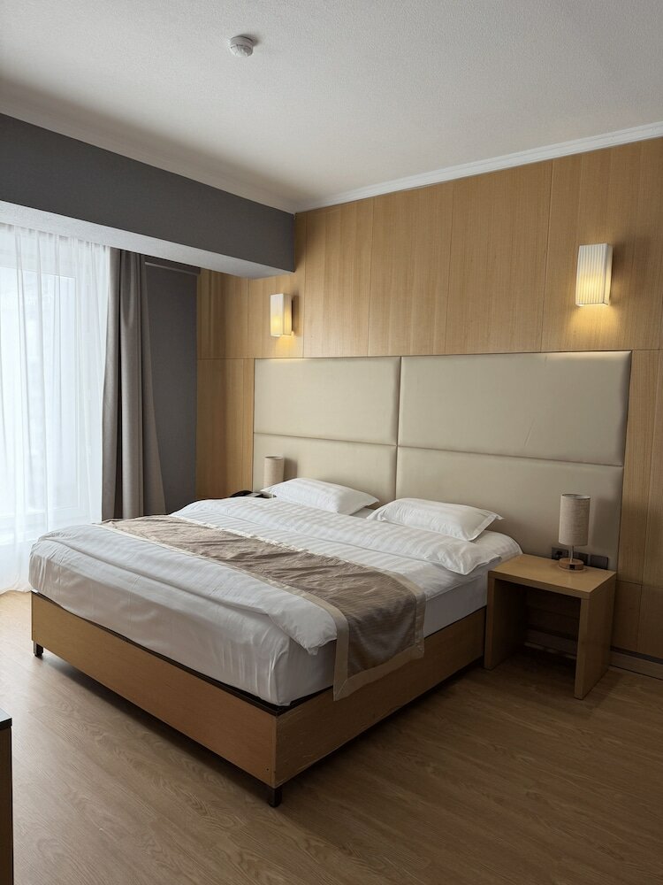 Фото The Corporate Hotel Central