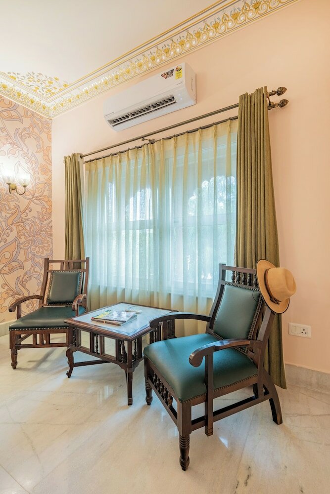 Фото Suryaa Villa - A City Centre Hotel