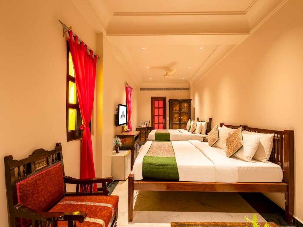Фото Jyoti Mahal A Heritage Hotel