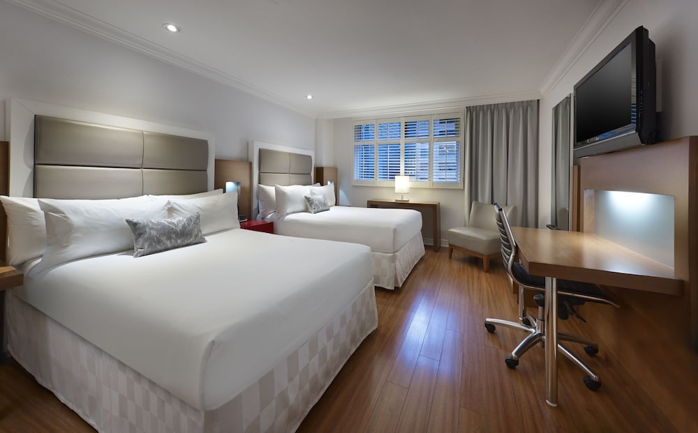 Фото Strathcona Hotel