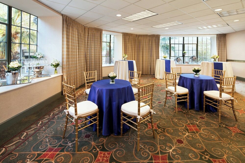 Фото Sheraton Grand Sacramento Hotel