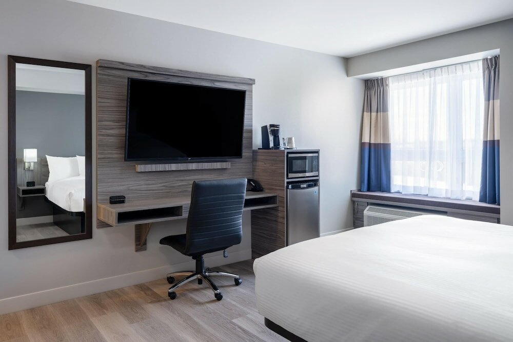 Фото Microtel Inn & Suites by Wyndham Kanata Ottawa West