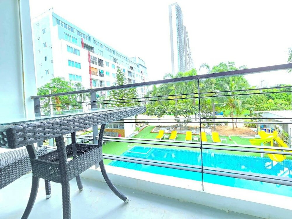 Фото RedDoorz I Talay Resort