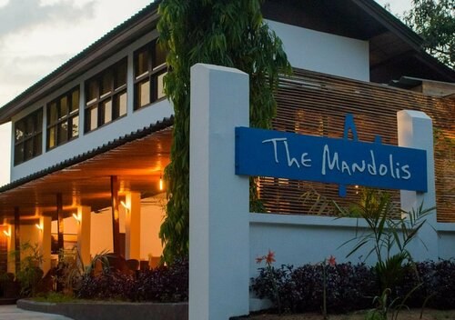Гостиница The Mandolis Hotel в Тавое