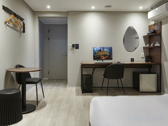 Фото Suwon Yeongtong Just Sleep Hotel