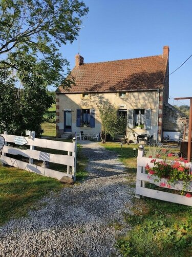 Гостиница Chez Christy в Монлюсоне