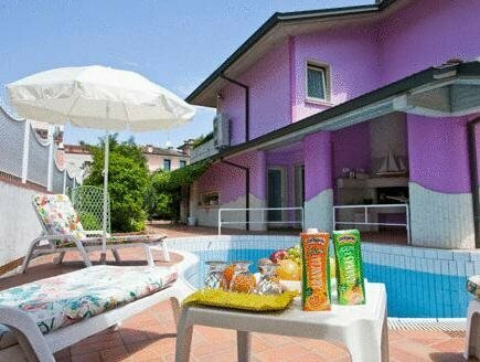 Гостиница Villa Lilla в Дезенцано-дель-Гарда