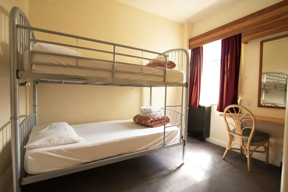 Фото Hotel Waterloo & Backpackers