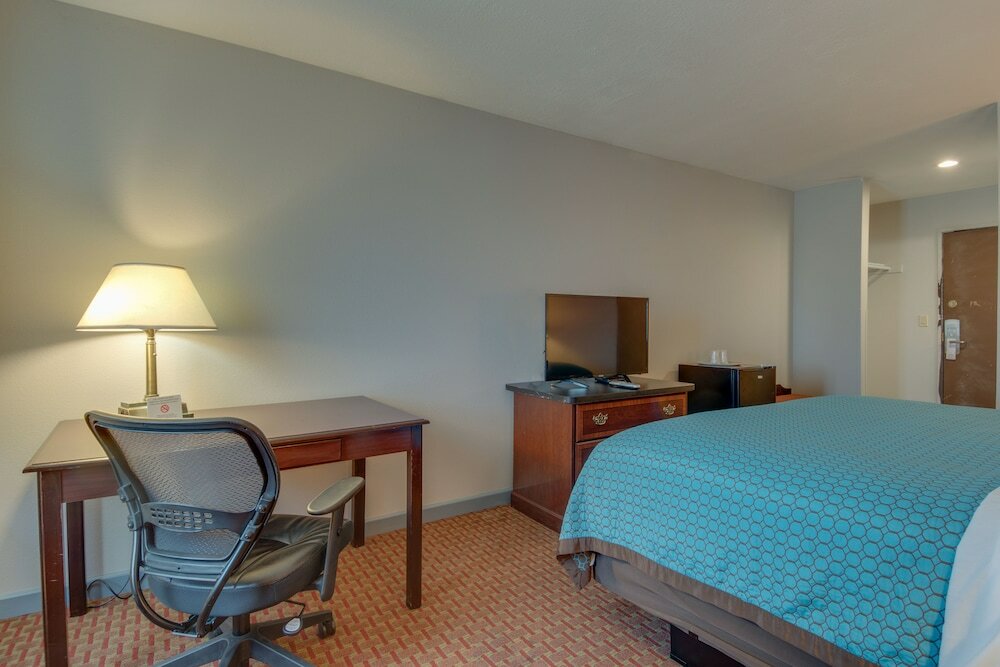 Фото Vagabond Inn Executive Hayward