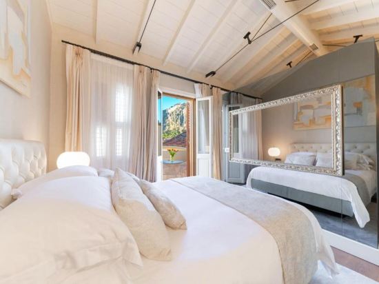 Фото Castellano Hotel & Suites