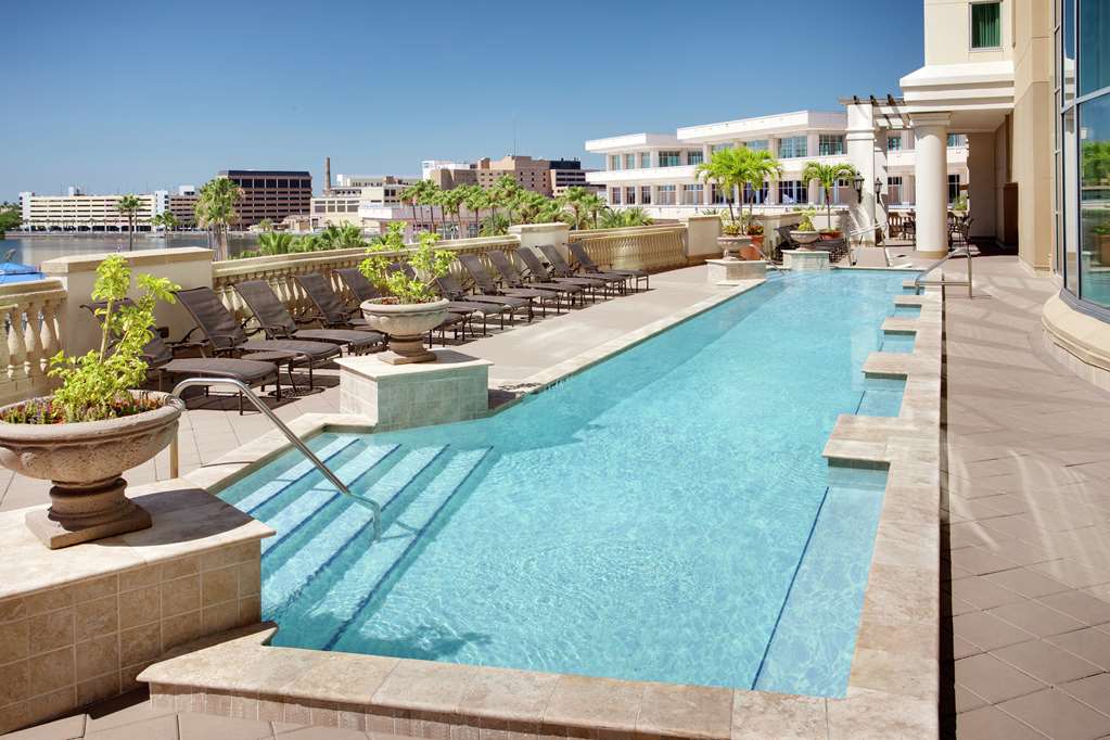 Фото Embassy Suites Tampa Downtown
