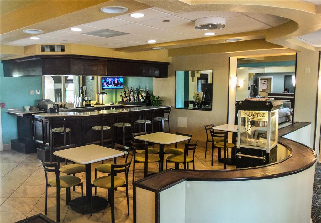Фото Best Western Plus Deerfield Beach Hotel & Suites