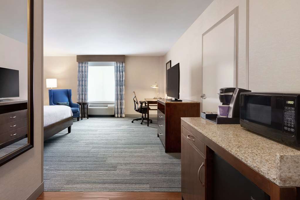 Фото Hilton Garden Inn Stony Brook