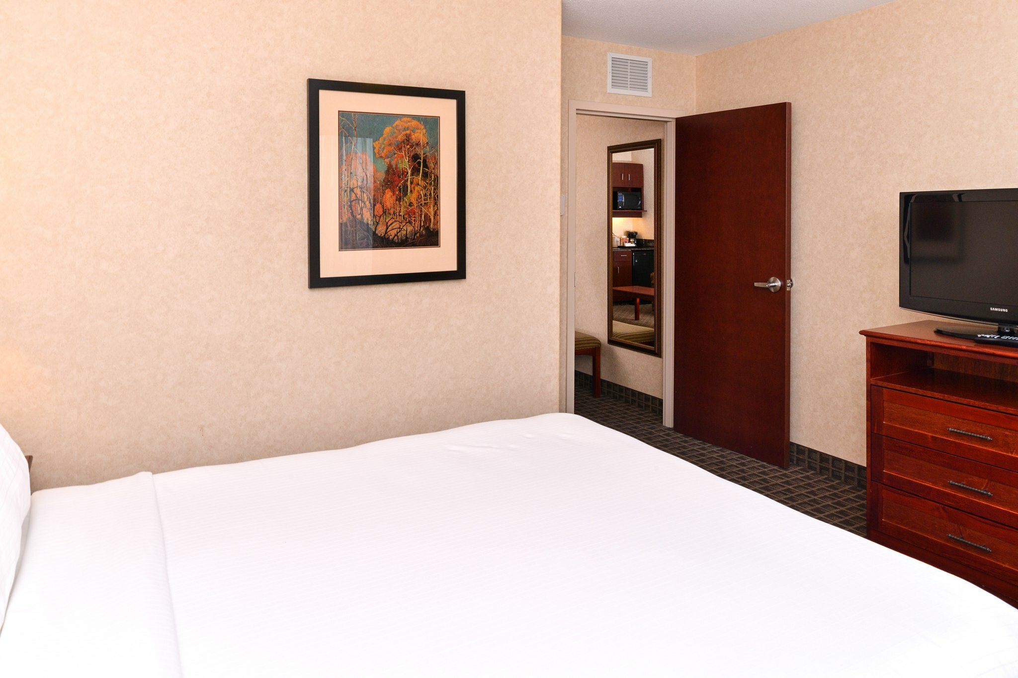 Фото Holiday Inn Express and Suites Edmonton North