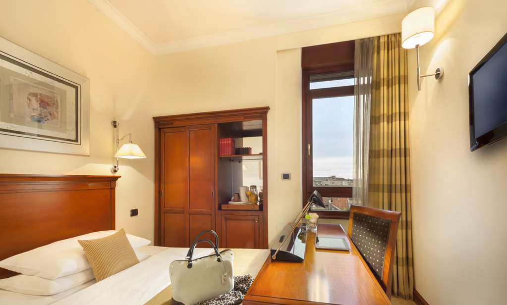 Фото Best Western Premier Hotel Astoria