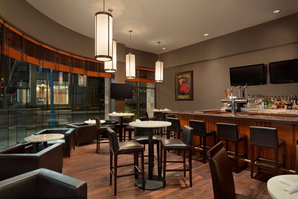 Фото Hilton Vancouver Airport