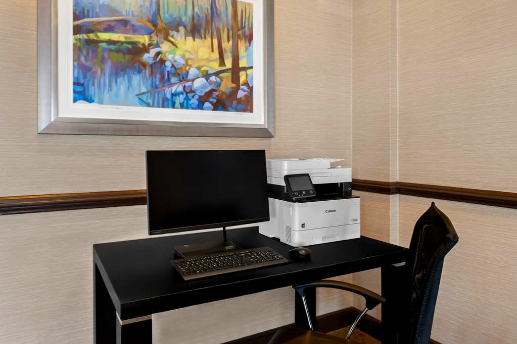Фото Best Western Newport Inn